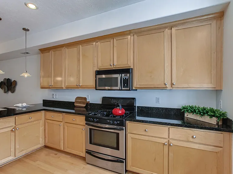 4734 SW View Point Ter — Photo 20