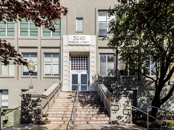 3240 Peralta St APT 10, Oakland, CA 94608