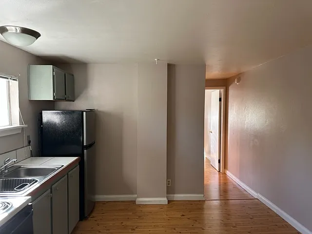 1414 SE Lambert St #6 — Photo 3