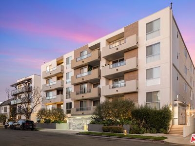 118 N Kings Rd #PENTHOUSE 3, Los Angeles, CA, 90048