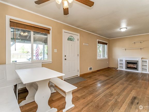 4th image of 10506 22nd Avenue E