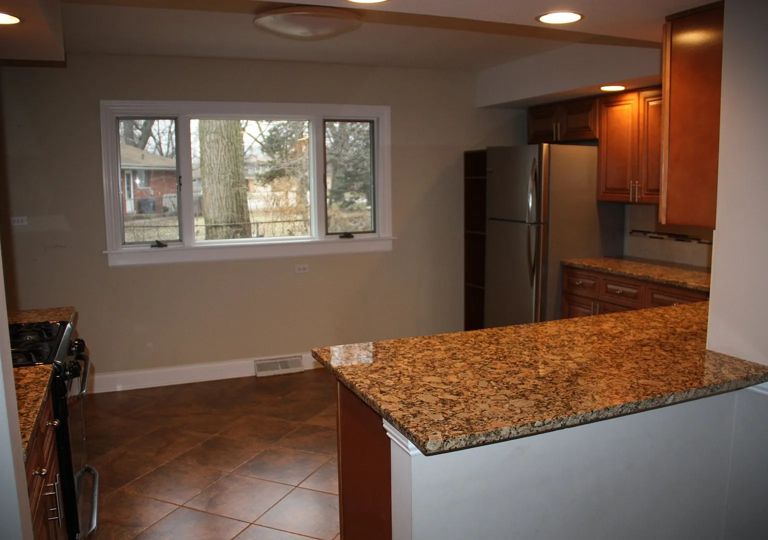 3 bed, 1731 sqft, $3,200 — Photo 4