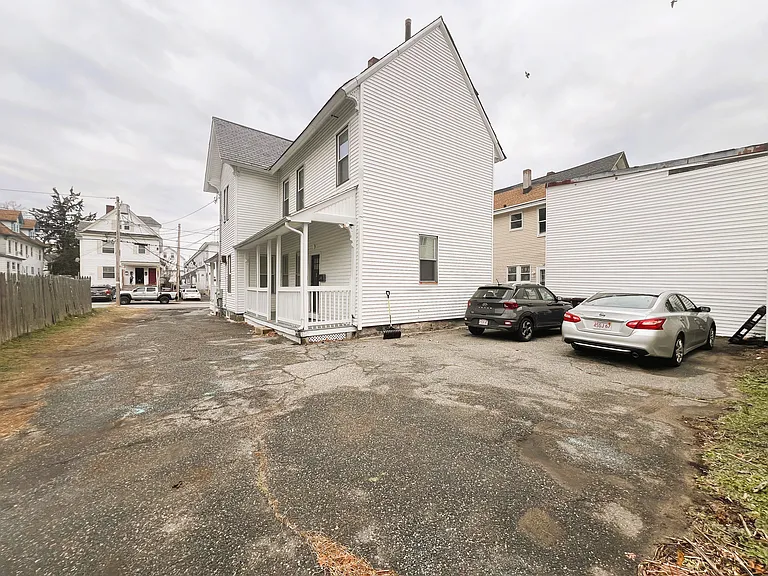 348 Walker St #R4 — Photo 10