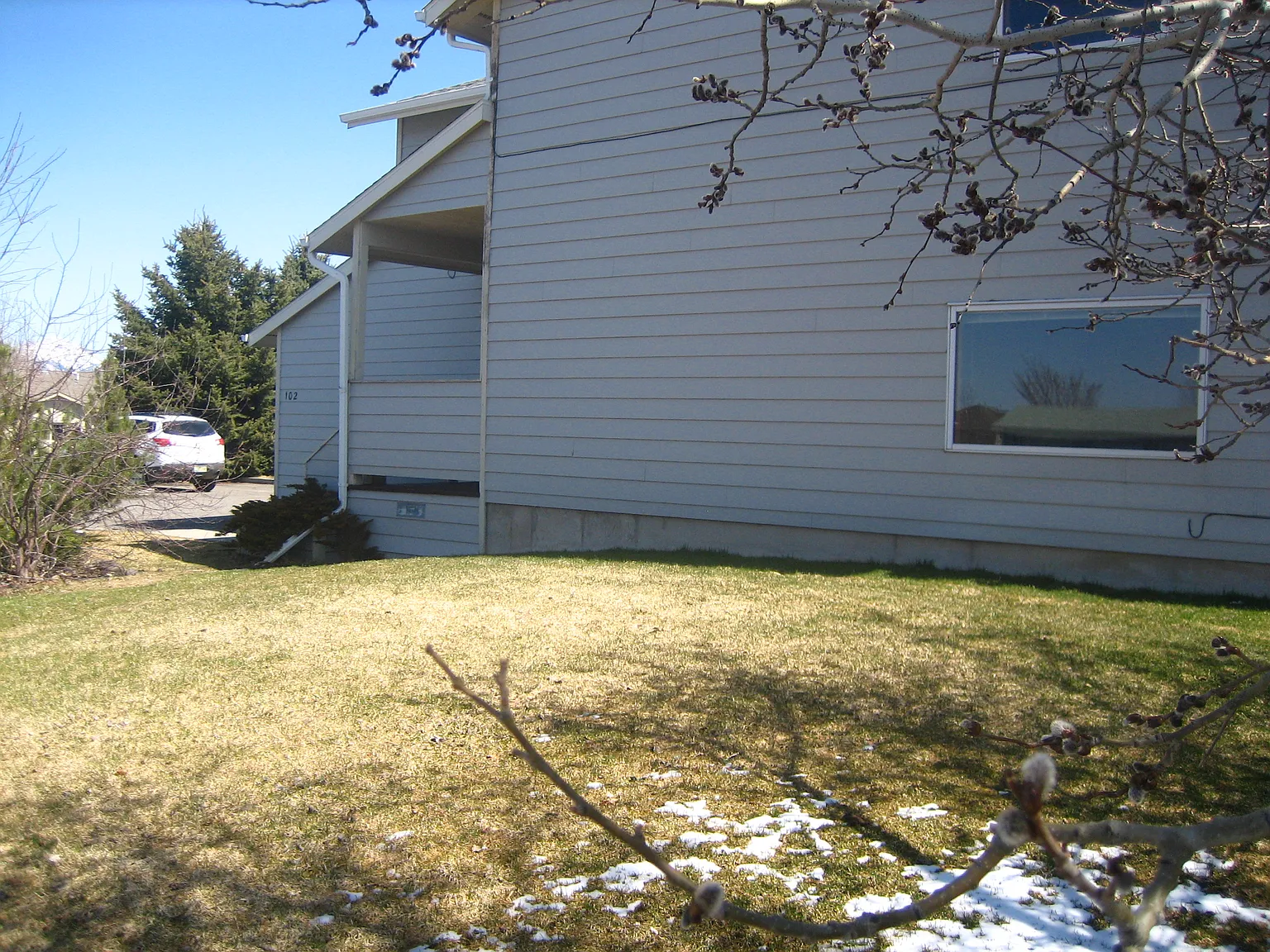 102 N Pondera Ave — Photo 3