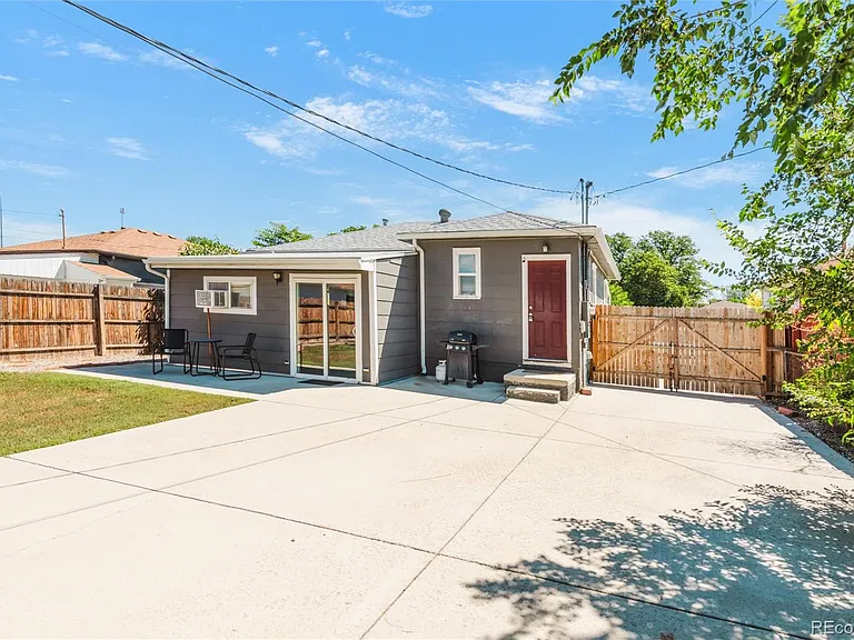 565 Winona Ct — Photo 27