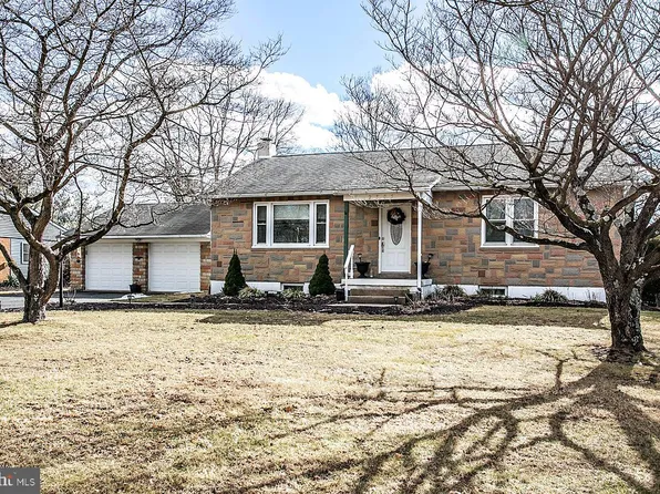 2505 Hillcrest Rd, Quakertown, PA 18951