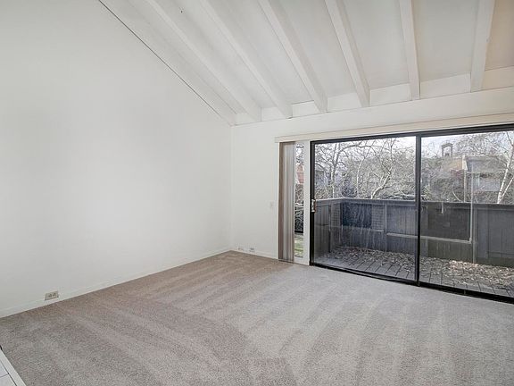 5th image of 877 Woodside Ln E Unit 12