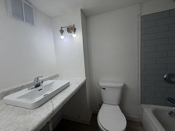 5th image of 8877 N Swan ROAD #J