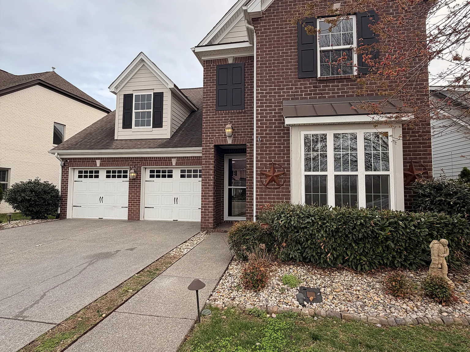 4 bed, 2748 sqft, $3,300 — Photo 1
