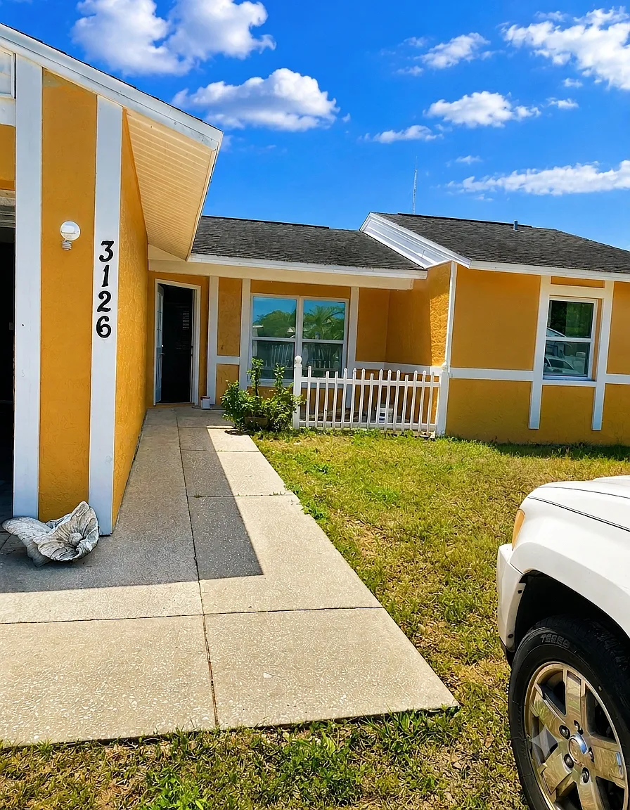 3 bed, 1345 sqft, $2,000 — Photo 1