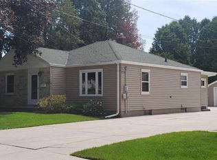 1109 Windiate St, Manitowoc, WI 54220