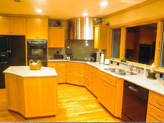 3rd image of 2105 S Parkwood Dr