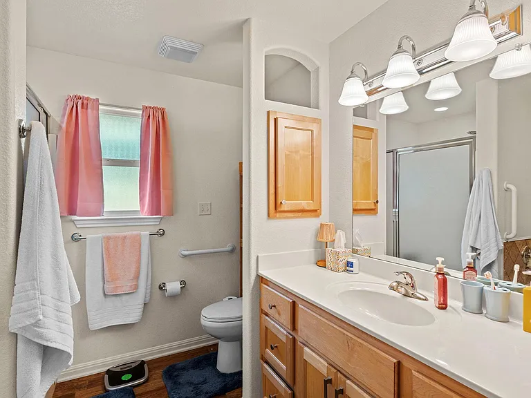 1109 Delmar St — Photo 17