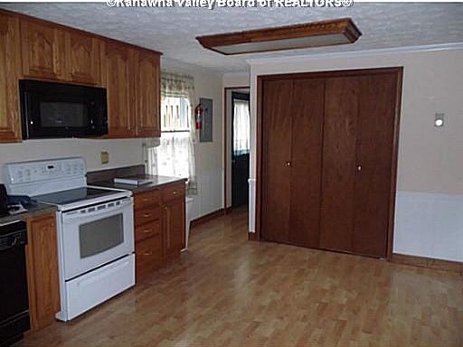 4th image of 124 Riverview Dr