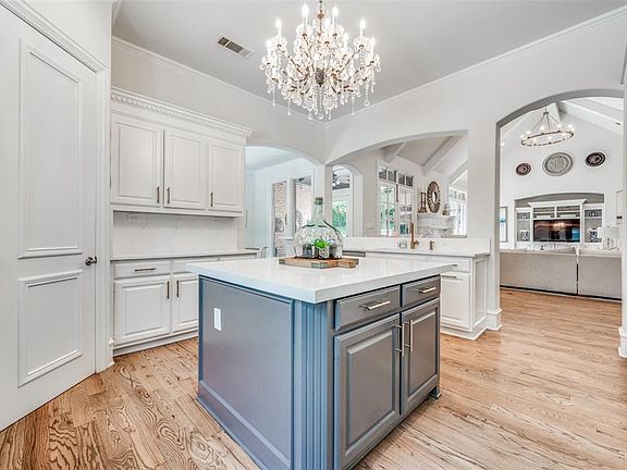 3rd image of 3800 Touraine Dr