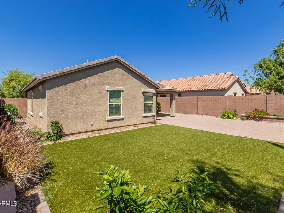 2227 E Stacey Rd