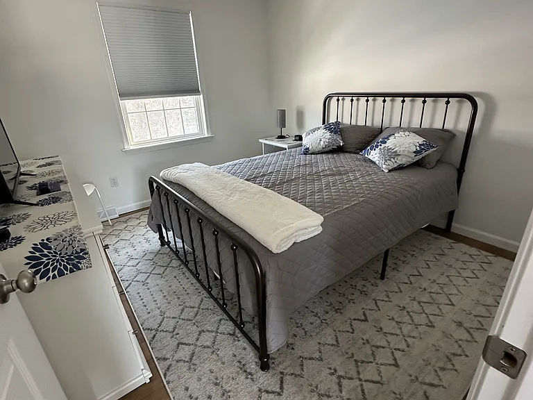Faye Dr — Photo 9