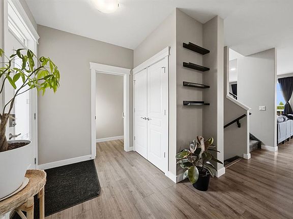 4th image of 137 W Hampton Cres