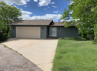 2705 Tomahawk Dr, Rapid City, SD 57702