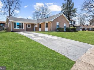 34 Peacock Ln, Willingboro, NJ 08046