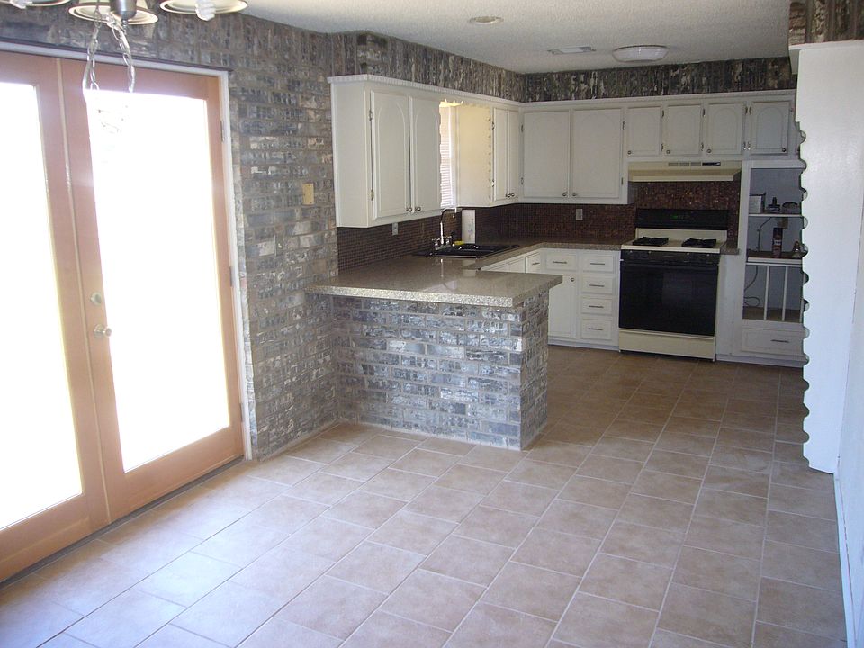 1st image of 8821 S Charlotte Dr