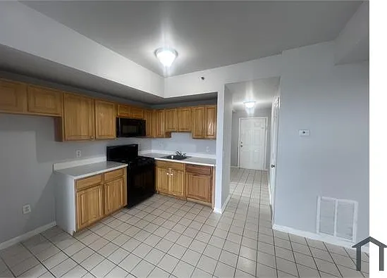 3 bed, $2,399 — Photo 1