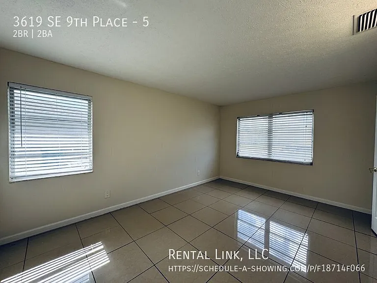 3619 SE 9th Pl #5 — Photo 8