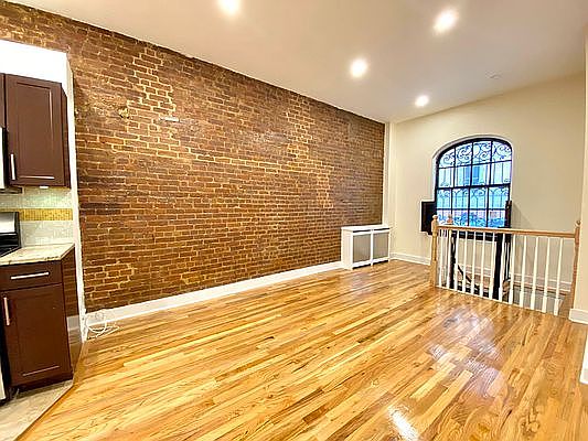 2nd image of 7 W 73rd St APT 1A