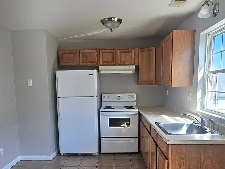 129 Main St #B2 — Photo 2