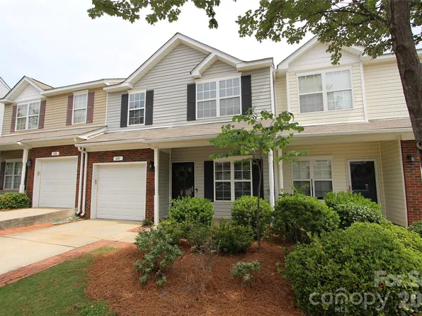 626 Fountain Ct, Fort Mill, SC 29715