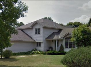 2689 Shadow Wood Ct, Chaska, MN 55318