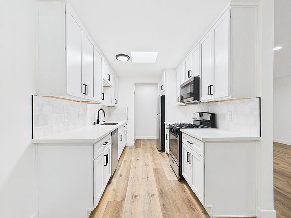 5th image of 1185 Myra Ave APT 306