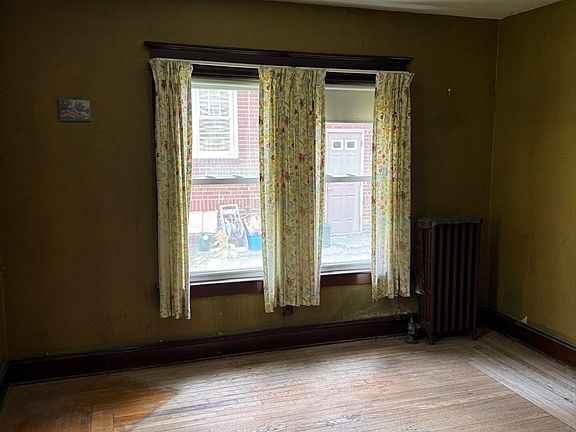 4th image of 220 South St