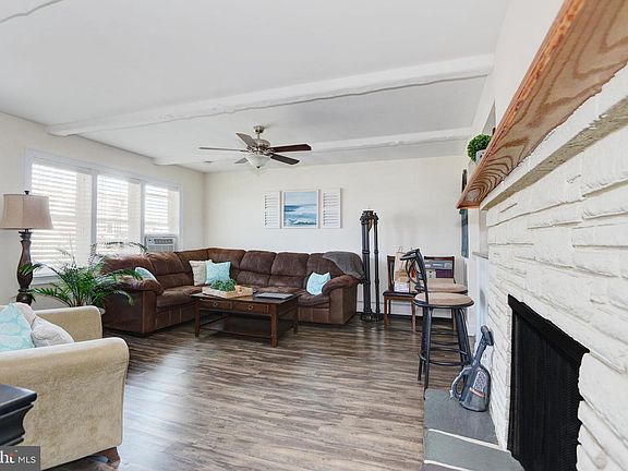 3rd image of 1306 Bayshore Ave