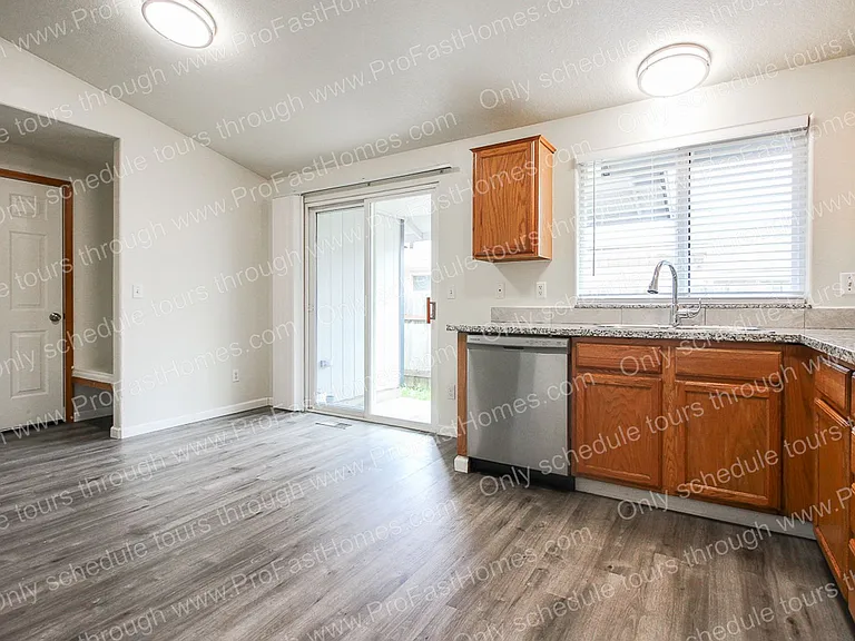 6416 SE 139th Ave — Photo 13