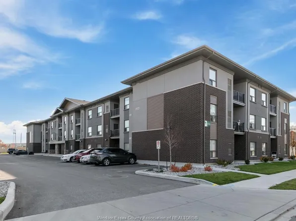 5850 Newman Blvd #210, Lasalle, ON N9J 0E2