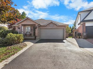 45 Hayward Cres #B, Guelph, ON N1G 5A4