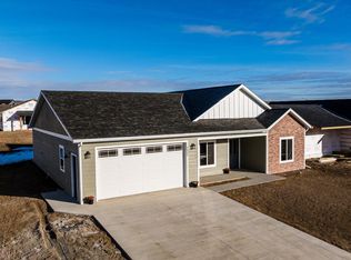 1427 Silverton Dr, Ranchester, WY 82839