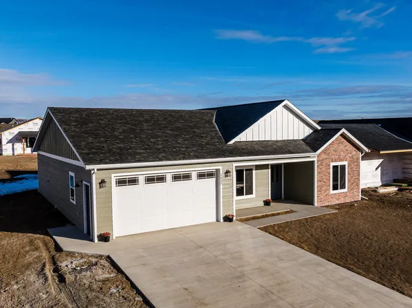 1427 Silverton Dr, Ranchester, WY 82839