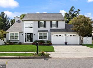 4 Clifford Ln, Marlton, NJ 08053