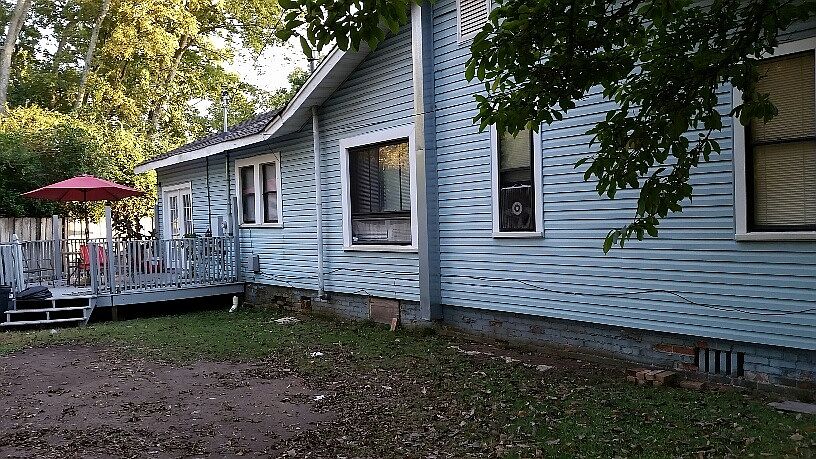 2nd image of 2201 Wesley Ave SW