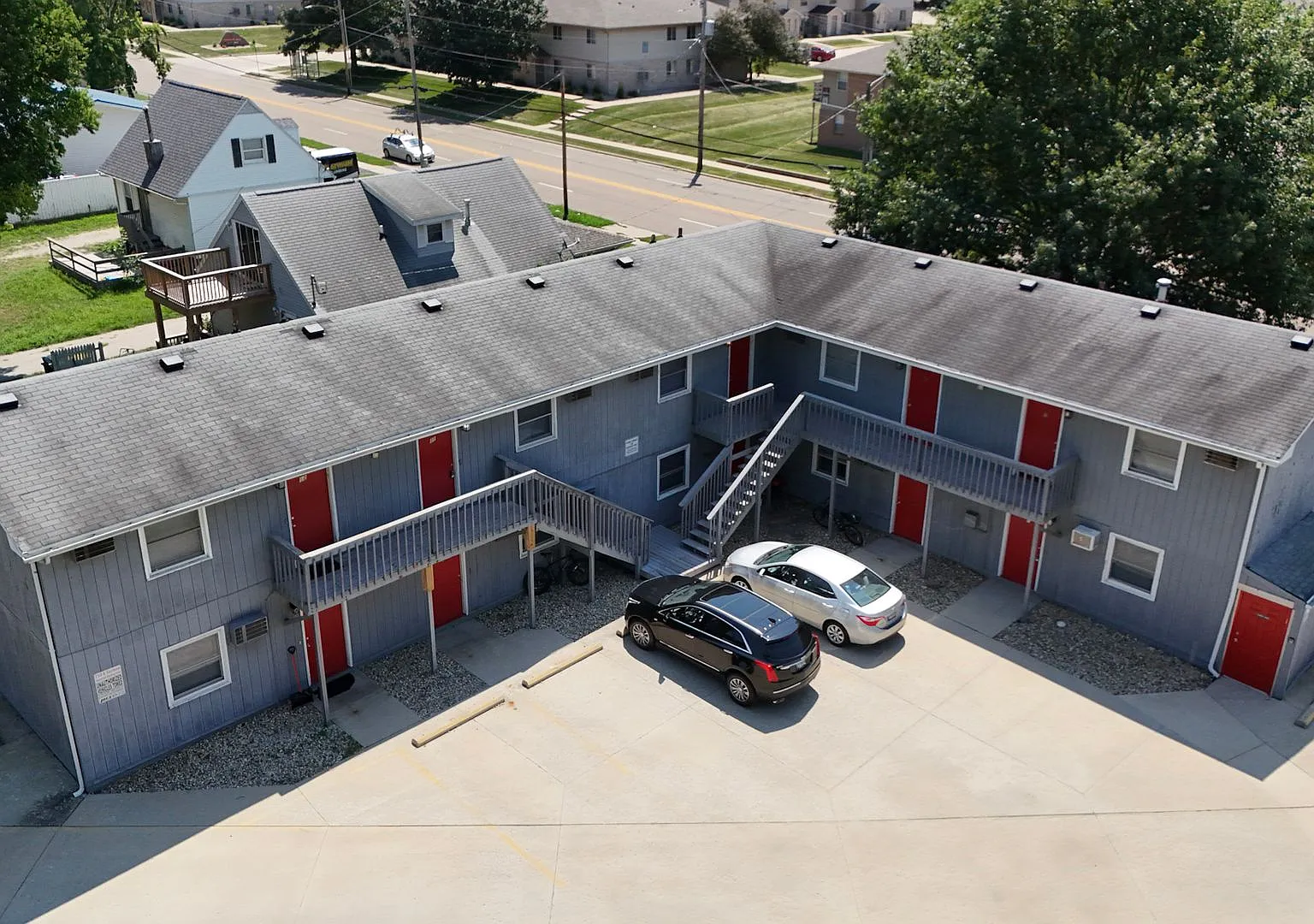 210 E Vernon Ave — Photo 1