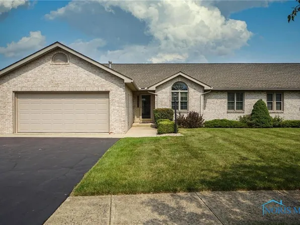 1308 Fairway Dr #U-3, Fostoria, OH 44830