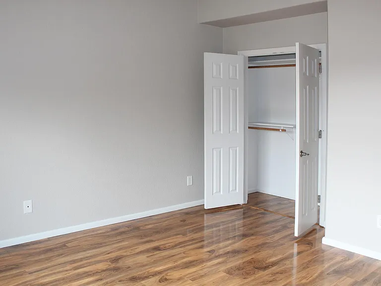 Oakcrest Cir — Photo 17