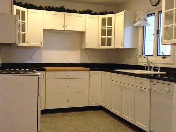 5th image of 55 Steele Cir