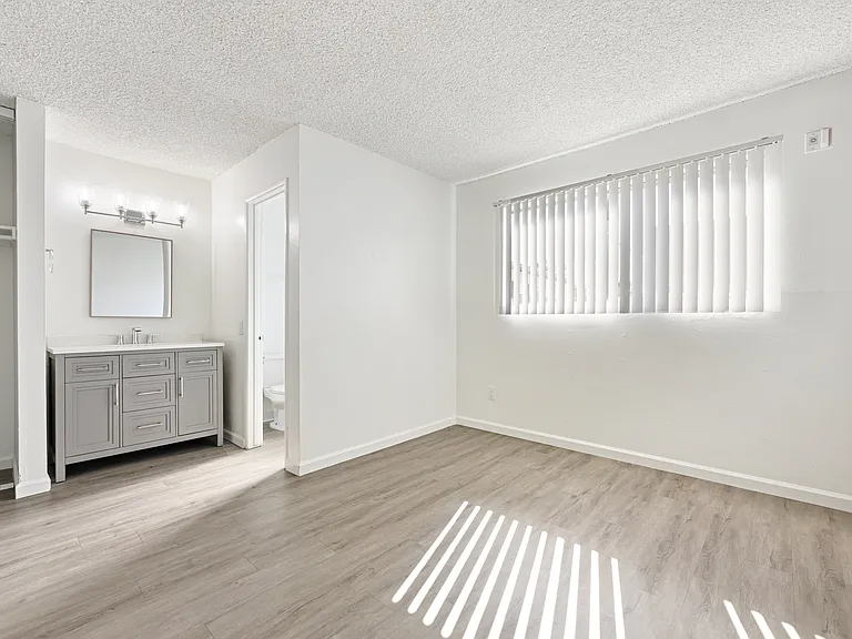4880 Rolando Ct #27 — Photo 9