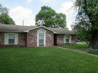 4302 Grapevine St, Houston, TX 77045