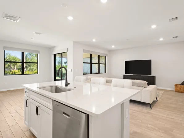 361 SE Filoli Drive, Port St Lucie, FL 34984