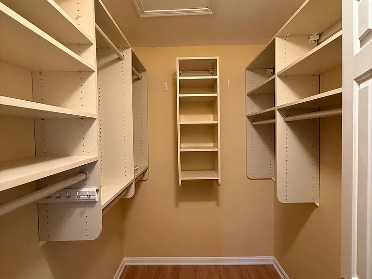 7230 Taveshire Way — Photo 22
