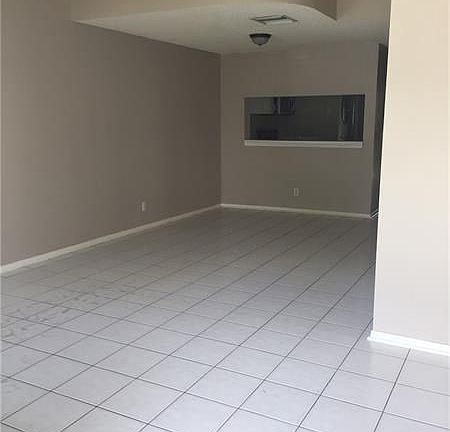 4th image of 23 Whitehead Cir
